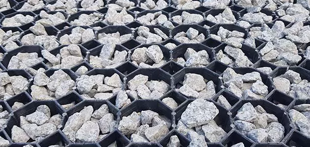 Kratka trawnikowa, podjazdowa